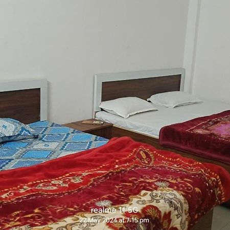 Hotel Geeta Dham à Vrindāvan Extérieur photo