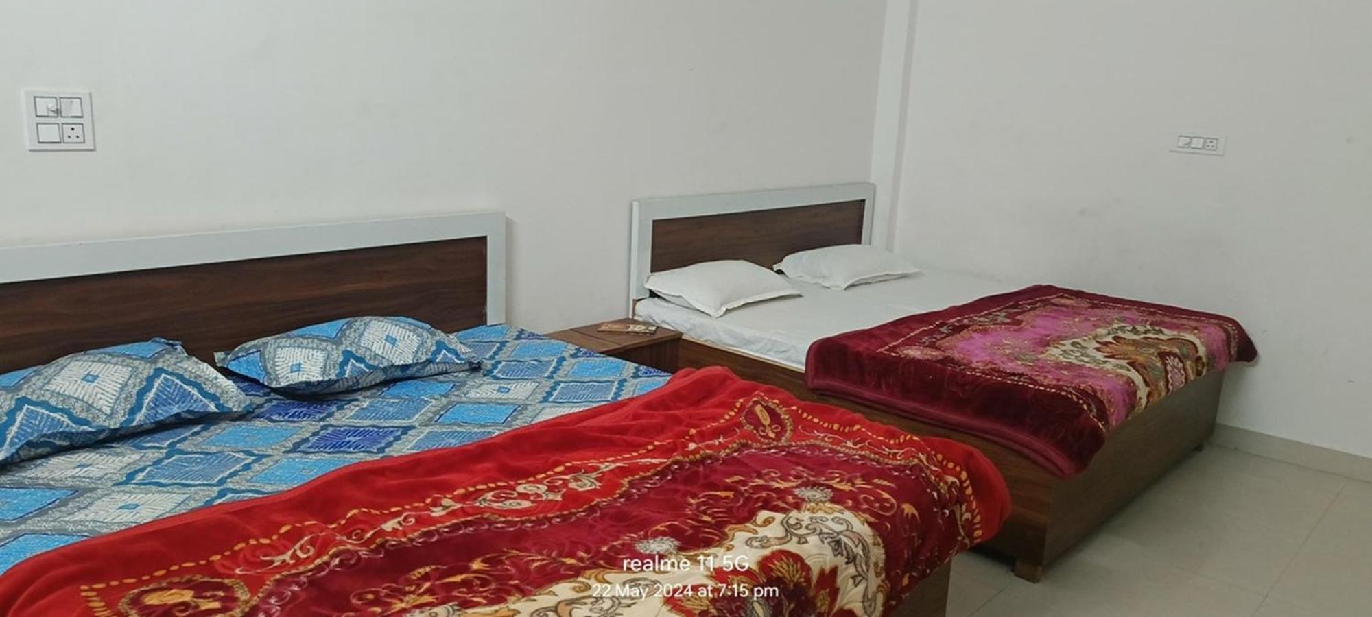 Hotel Geeta Dham à Vrindāvan Extérieur photo